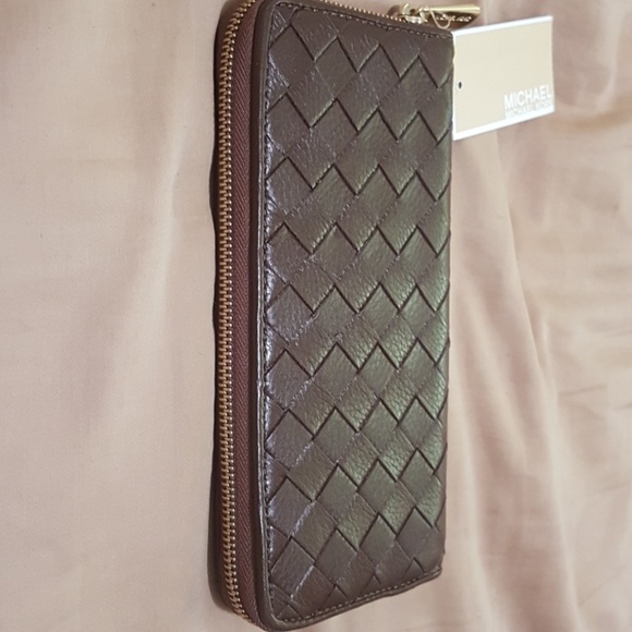Michael Kors Wallet - Picture 4 of 5